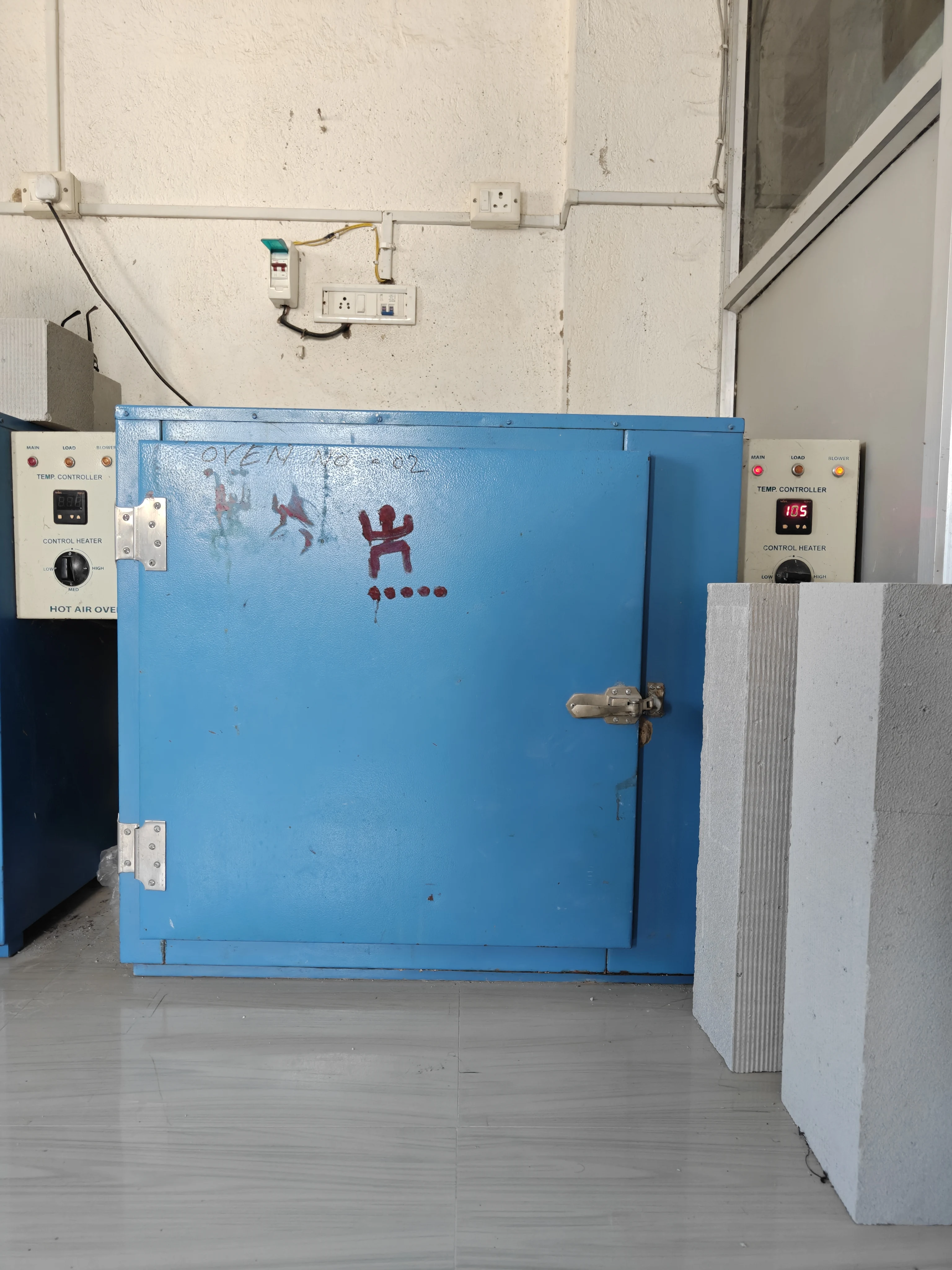 Block samples loaded into the laboratory oven